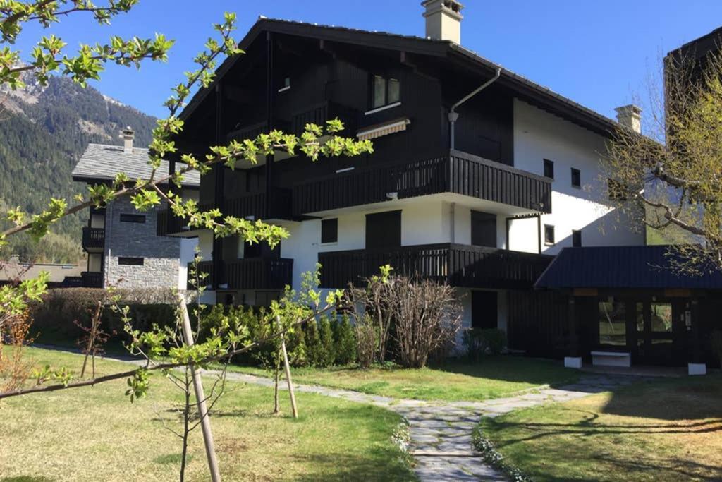 Studio Au Calme Avec Jardin Et Vue Mont-Blanc Σαμονί Εξωτερικό φωτογραφία